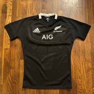 Adidas New Zealand rugby jersey size medium